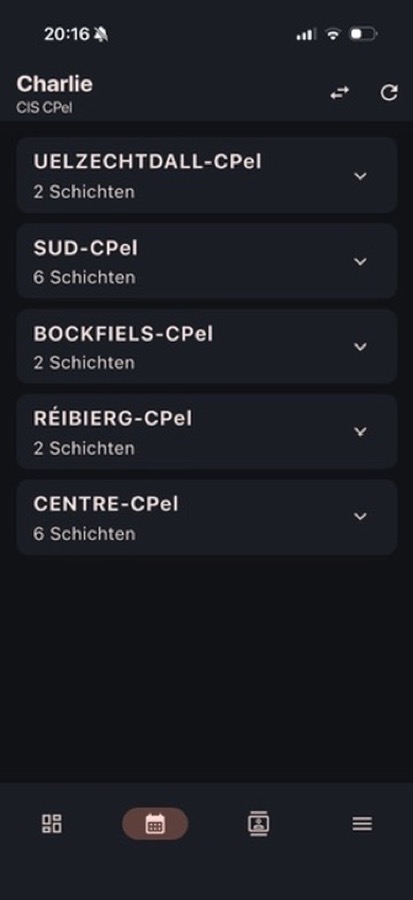 Charlie Monitor App: Schichtübersicht je Fahrzeug.